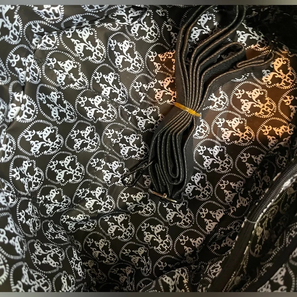 NWT Skull and Punk Rivet Bling Faux Leather Shoulder Style Tote Bag w/ Chains - Picture 15 of 16